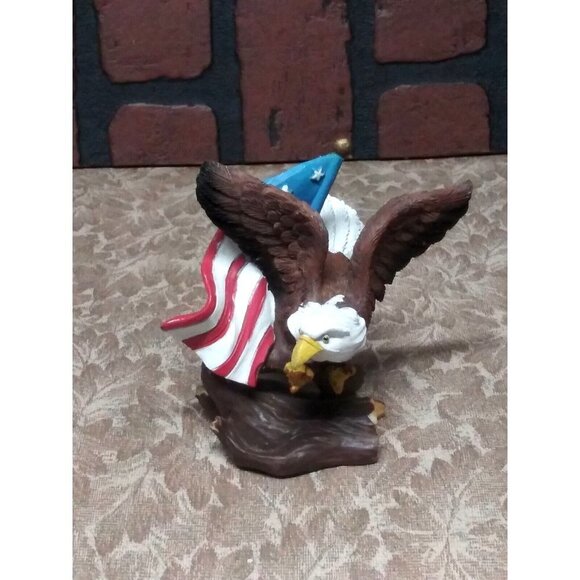 Bald Eagle w/American Flag Statue Figurine 4" x 4" resin JULY 4TH PATRIOTIC - Picture 2 of 8